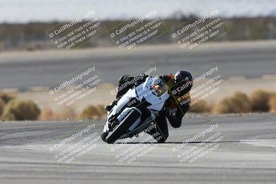 media/Nov-16-2025-Race Pace (Sun) [[8c5fa54630]]/Non Verified Riders (1st 20 Minutes)/1-Turn 14 (10am)/